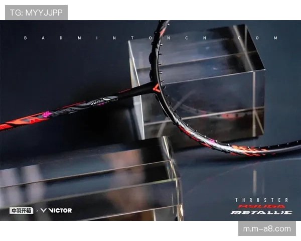 特写：法国公开赛退赛，李梓嘉场边为球拍穿线的孤独时刻